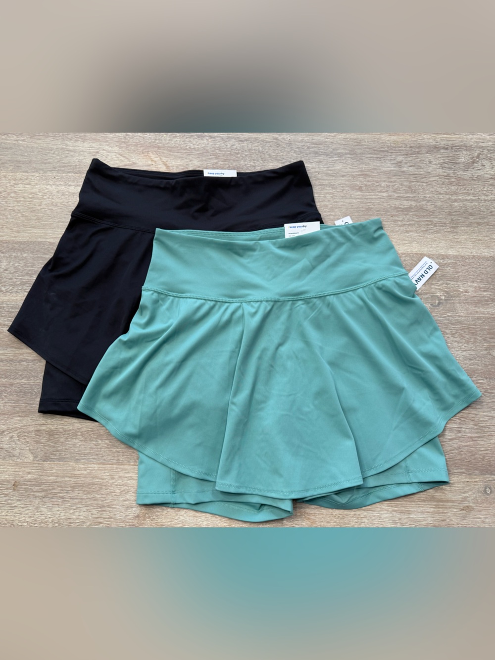 Old Navy Women's PowerSoft Pleated Skort - Black & Seafoam Bundle